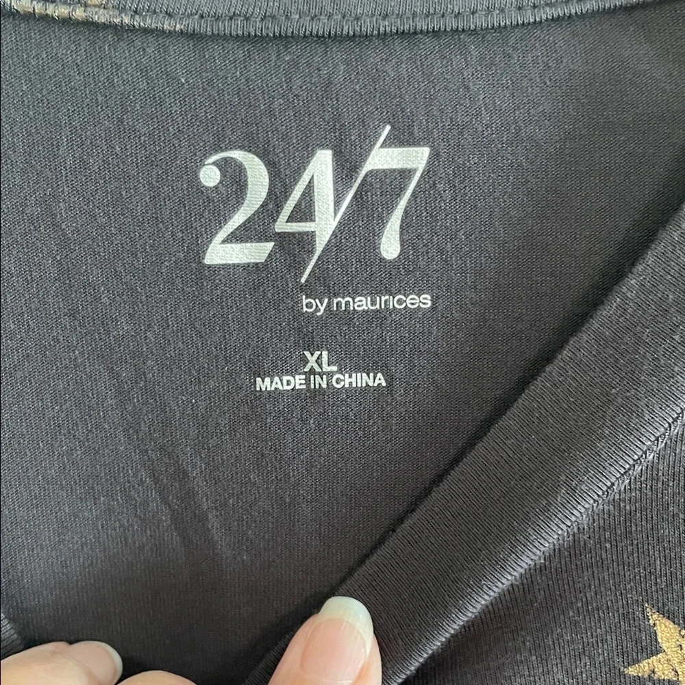 24/7 Gray Star Print Tee XL - Picture 2 of 4